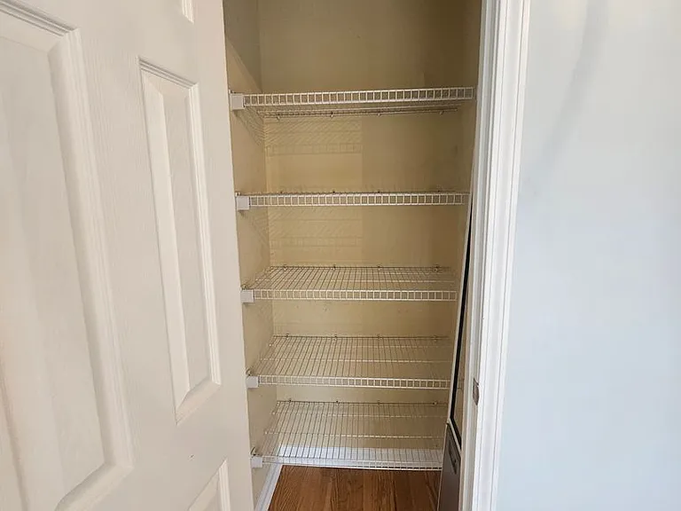 104 Tuscany Ct — Photo 6