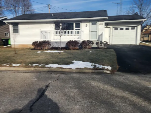 235 W Charles St, Markesan, WI 53946