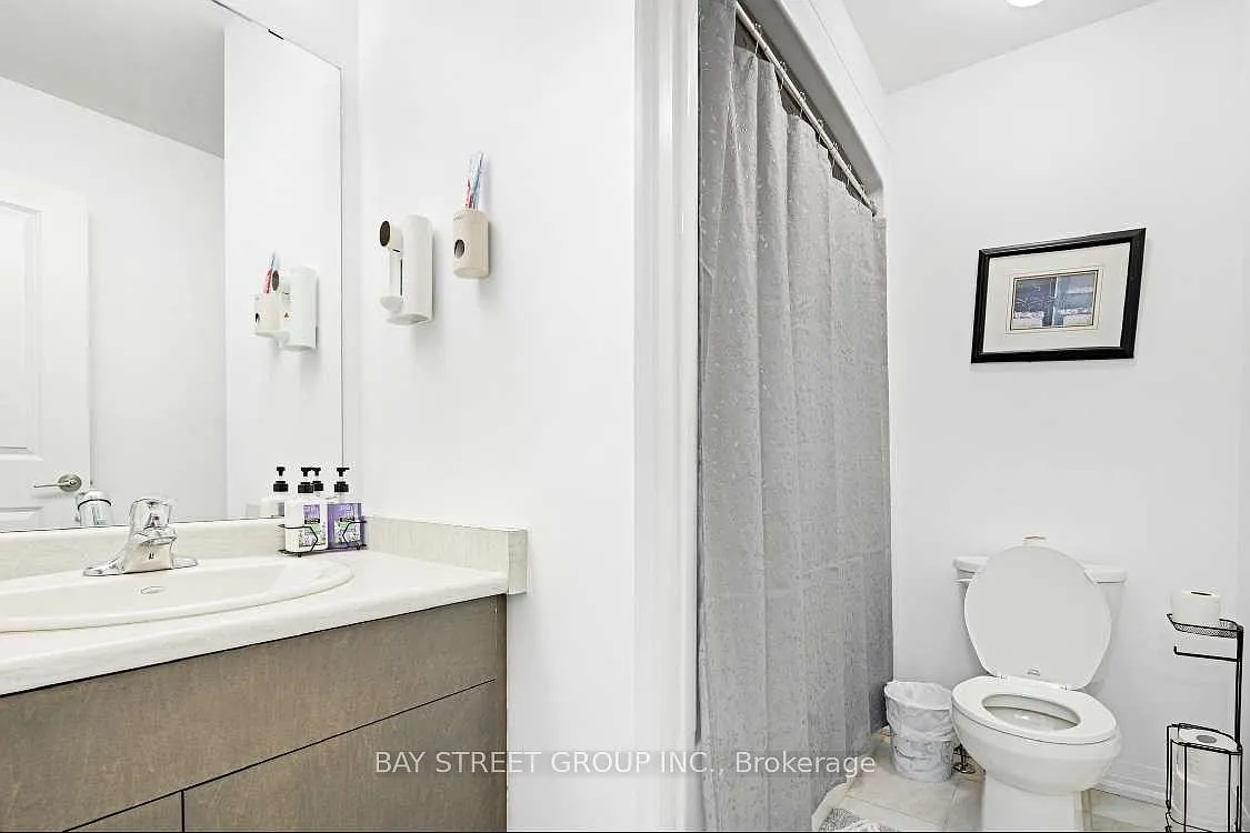 4 bed, $3,100 — Photo 3