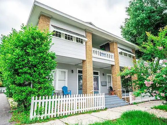 2nd image of 2703 N 9th St APT 5