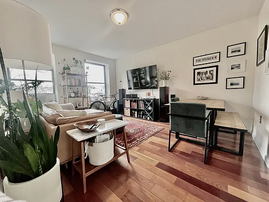 Rented by KYLM, LLC | media 1