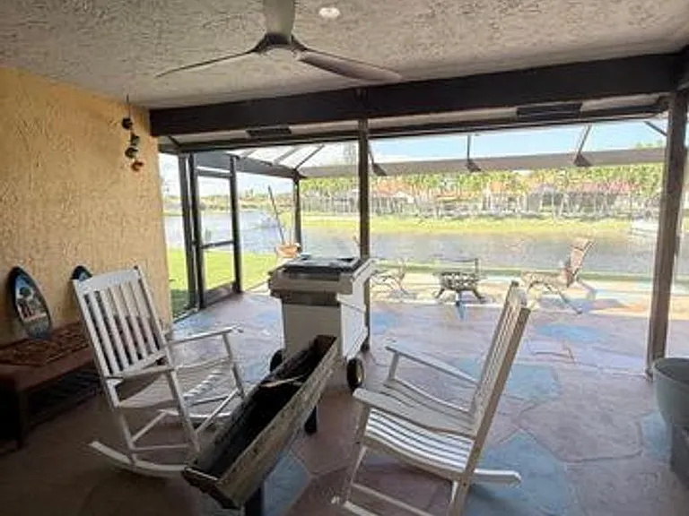 11 Capitol Ct — Photo 14