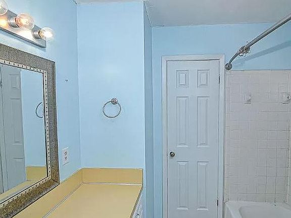 4th image of 3013 Normand Dr