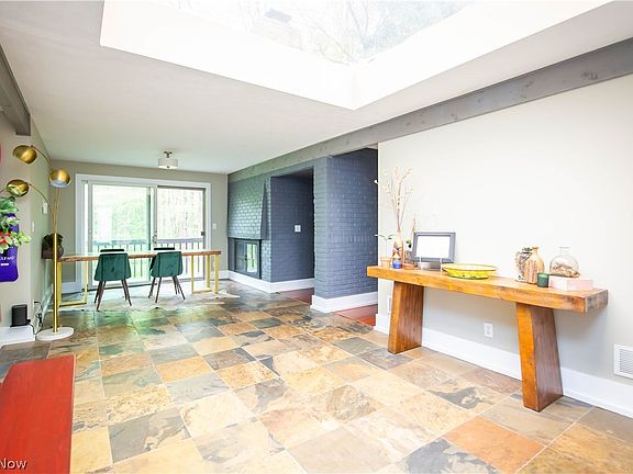 5th image of 664 Glen Eden Ct