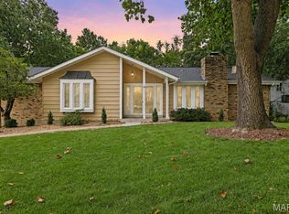 15350 Thistlebriar Ct, Chesterfield, MO 63017