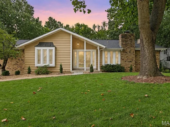 15350 Thistlebriar Ct, Chesterfield, MO 63017