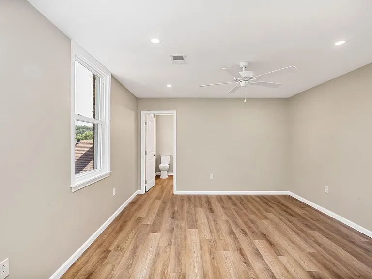81 N Euclid Ave #2 — Photo 11