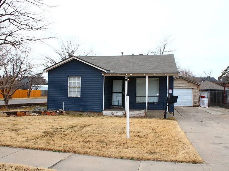 3208 S Harrison St — Photo 1