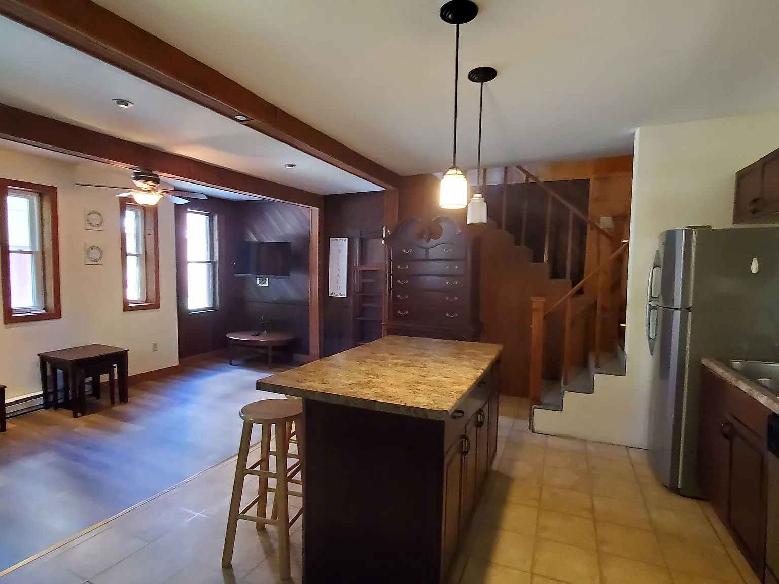 1 bed, 750 sqft, $1,050 — Photo 2