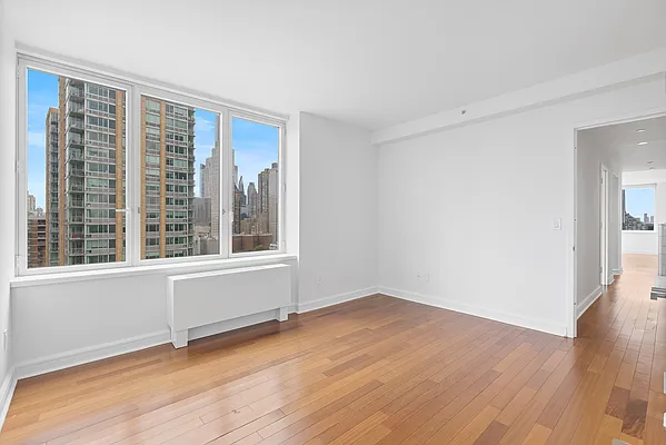 Rented by Nest Seekers International | media 25