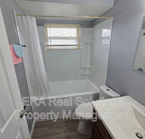 1003 21st Ave — Photo 7