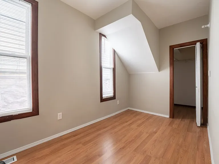 2010 S Loomis St #1 — Photo 8