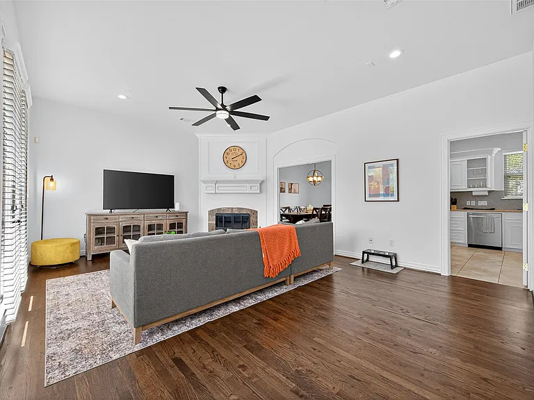 1505 Wentworth St — Photo 41