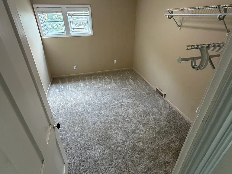 140 Summit St #2 — Photo 9