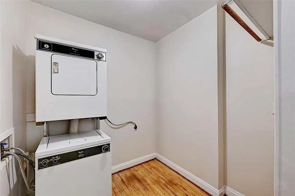 912 East 32nd Street #203 - 912-203 — Photo 4