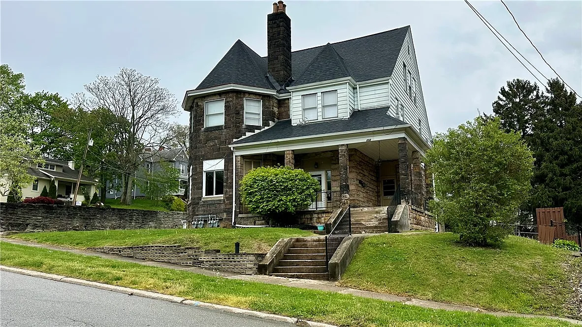 212 N Highland Ave photo 1