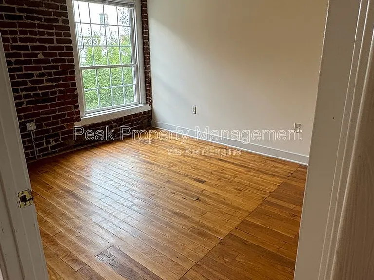 Poythress Apartments — Photo 28