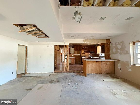 5th image of 1709 Emerson Ave