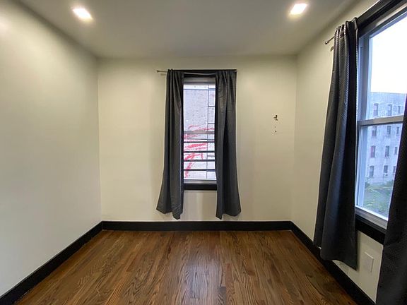 4th image of 77 Vroom St #3F