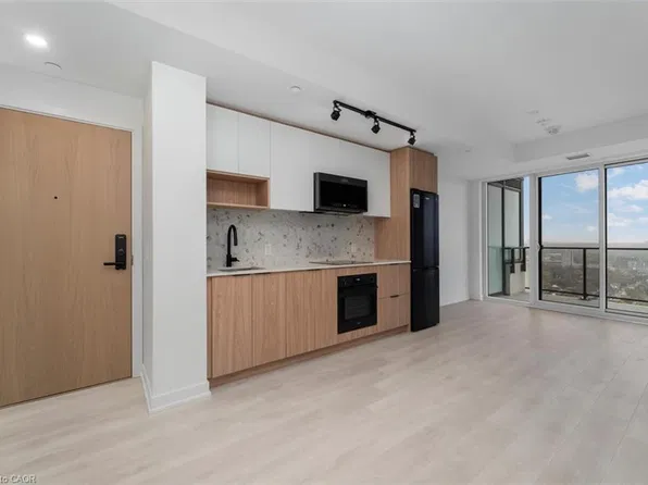 5 Defries St #2713, Toronto, ON M5A 0W7