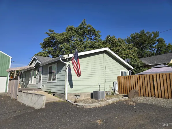 1526 10th St, Clarkston, WA 99403