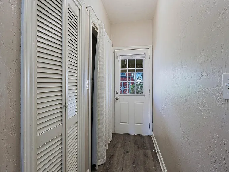 841 N 9th Ave — Photo 16