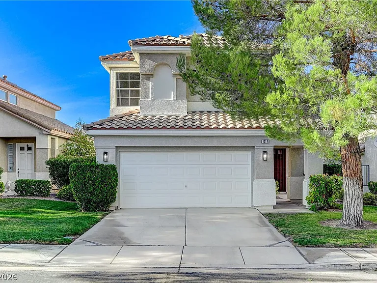 1317 Fox Acres Dr — Photo 2