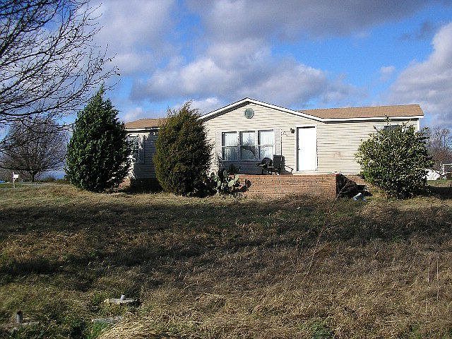 1st image of 100 Lois Ln