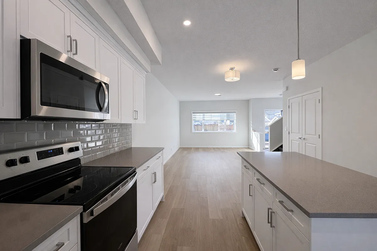 Building Photo - 712 25th Ave NW #712