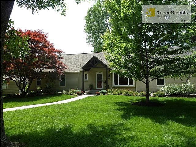 SHADY, GREEN FRONT YARD