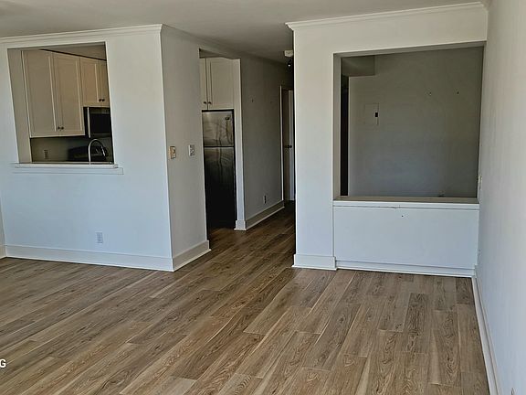 3rd image of 1650 Jackson St APT 607