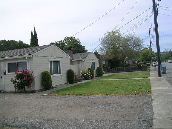3rd image of 430 Flagg Ave