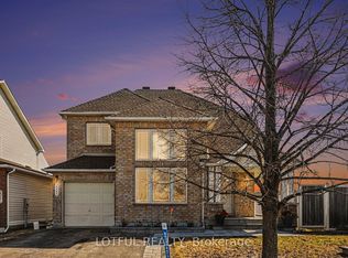 2243 Esprit Dr, Ottawa, ON K4A4Z4
