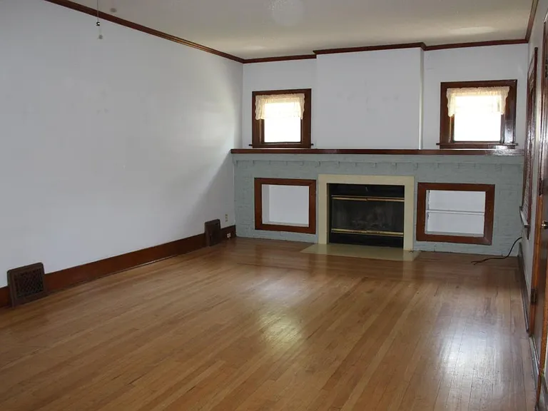 363 N Vassar St — Photo 2