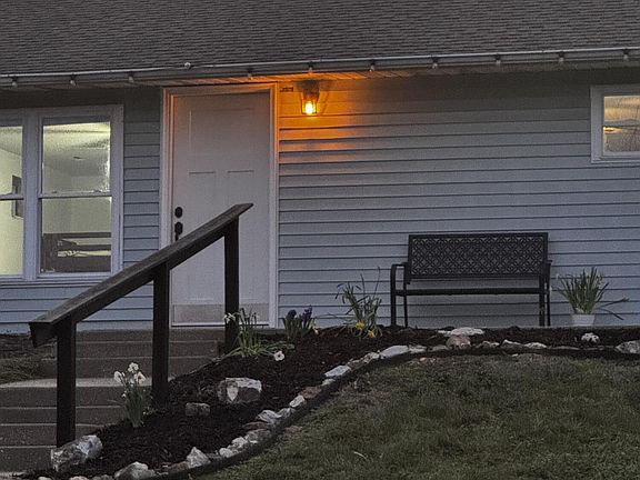 4th image of 2179 Cantrell Road