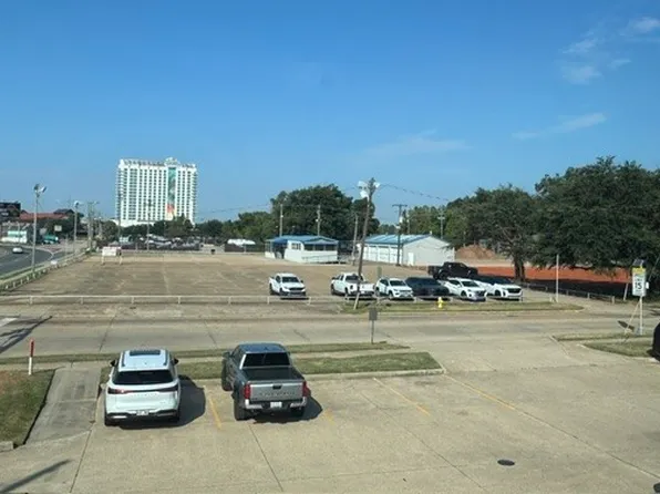 207 E Texas St, Bossier City, LA 71111