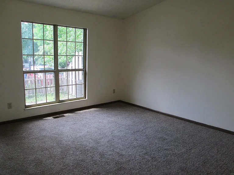 3549 Chesapeake Dr — Photo 4