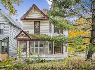 983 Farrington St, Saint Paul, MN 55117
