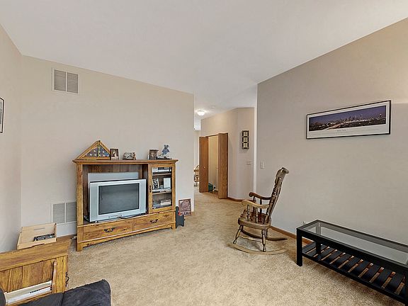 5th image of 323 Terra Springs Cir