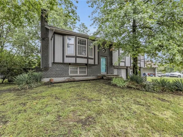 1008 S Valley Rd, Olathe, KS 66061