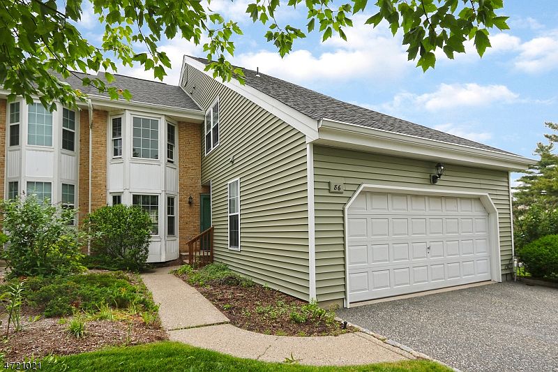 1st image of 86 Leonardo Dr