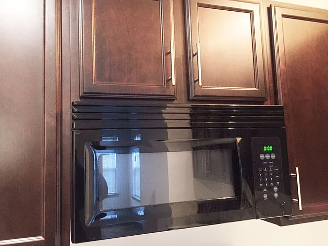 2 bed, 1.5 bath, 833 sqft, $1,260 — Photo 4