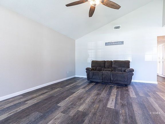 5th image of 713 White Oak Dr