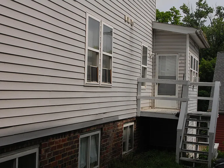 40 E State St #B — Photo 2