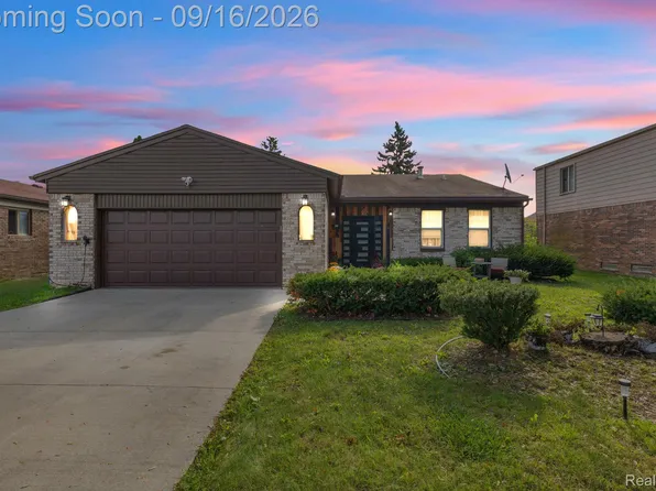 200 Rosemary St, Dearborn Heights, MI 48127