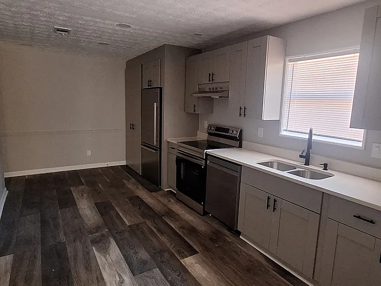 1114 Summer Brook Rd #B — Photo 5