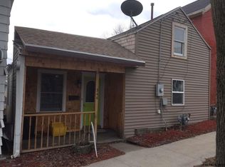 344 W 1st St, Dubuque, IA 52001