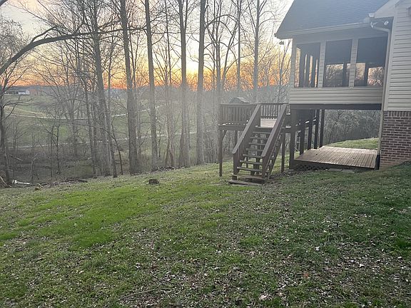4th image of 107 Oak View Dr W