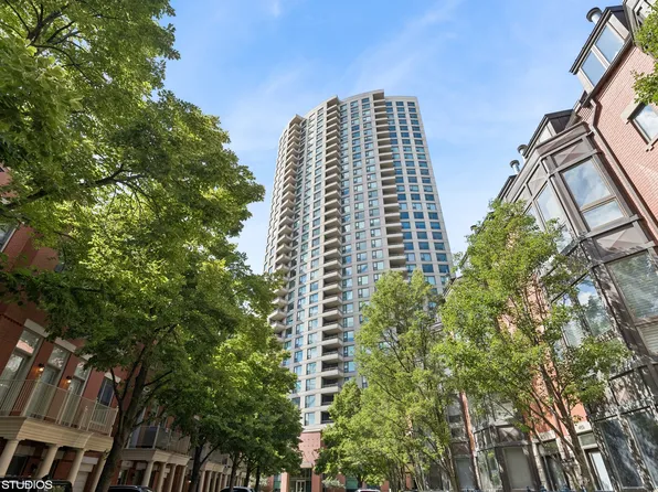 501 N Clinton St APT 1501, Chicago, IL 60654