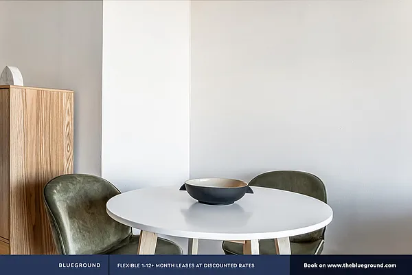 Rented by The Blueground | media 21